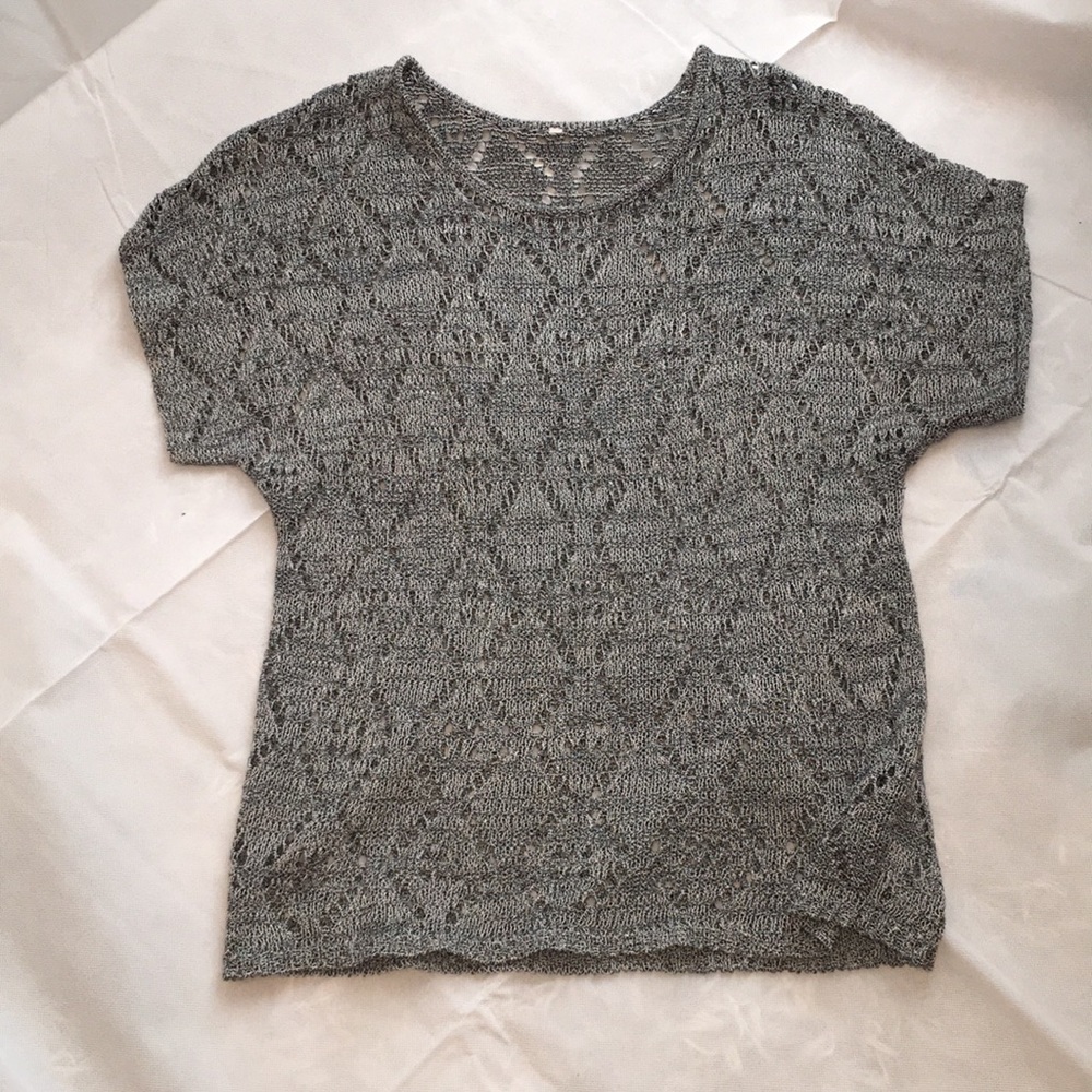 Leo & Nicole Pull Over Short Sleeve Crochet Style Blouse Top Gray XL